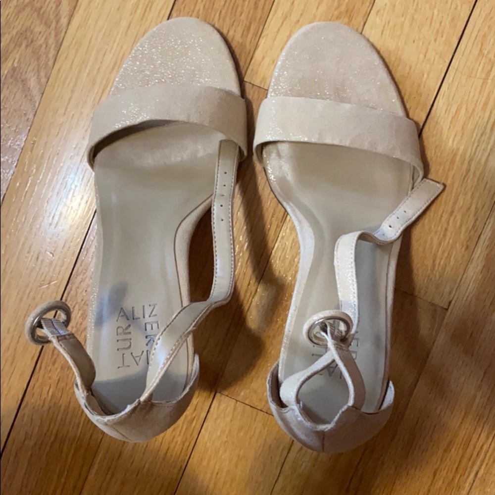 Size 8 WIDE naturalizer nude sparkly heeled sandal